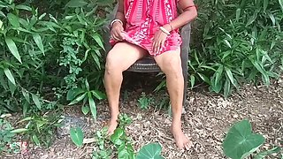 Amazing Sexy Outdoor Romantic Hot Pee Nomita Bhabhi