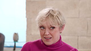 Busty milf Dee Williams enjoys a hot ffm threesome
