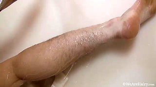 Sunshine plays in the tub and masturbates loudly - WeAreHairy