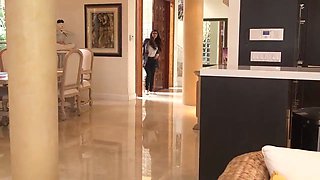 MIA KHALIFA - Hilarious & Rare BTS Footage Featuring Arab Superstar