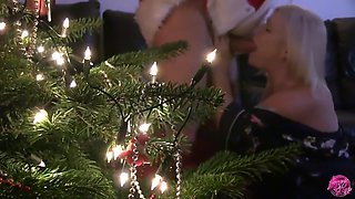 Lacey Starr - I Saw Granny Fucking Santa!