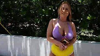 Curvy Zoey Gets On The Bus