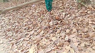 Desi Bhabhi Urineing in the Jungle