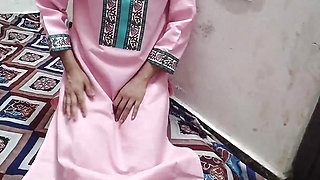 Desi aunty ko sex video dikha kar pel diya