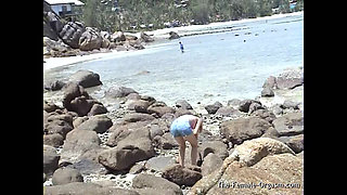Genie Bunny Wanted to Masturbate on the Beach