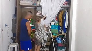 Mya Milf - Dei Na Escada Para Meu Enteado Negro Do Pau Grande So Por Que Ele Me Ajudou A Segurar A Escada 5 Min