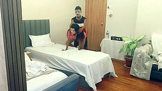 Neighbour aunty fuck with boyfriend in hotel room.