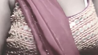 Desi Mature Aunty Open Bra