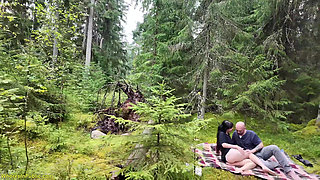 Horny Couple Loves Public Outdoor Anal