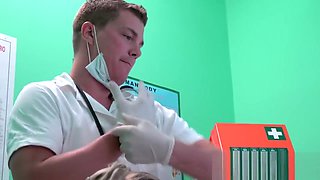 Doctor anal bangs patient and nurse