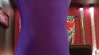 A cross-dressing boy changed from a black swimsuit to purple full-body tights and masturbated comfortably!