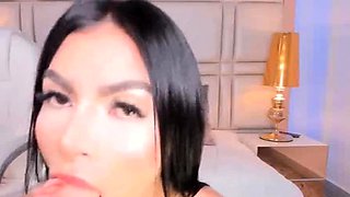 Pussy Gets Creamy While Inserting Dildo