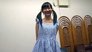 Amateur Asian teen sucks this big hard cock