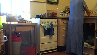 Turkish Muslim Wife Is Shocked When She Gets Suprise Cumshot From Perverted Husband