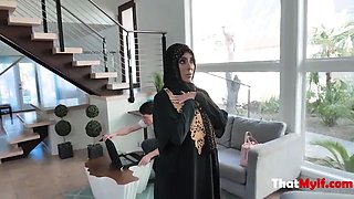 Cock cougar in hijab pounds repairer- Kylie Kingston