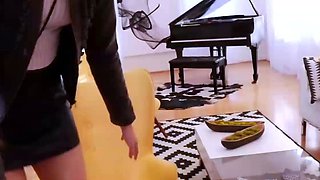 Smoking hot blonde is ready to do porn