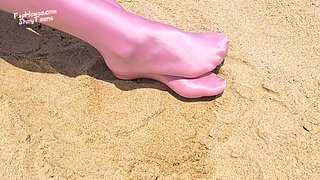 880 Shiny Rose Spandex Pantyhose on the Beach