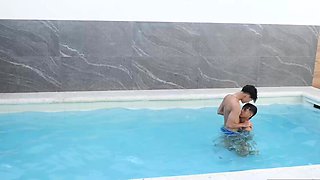Horny Twink Offers Hole After Blowjob