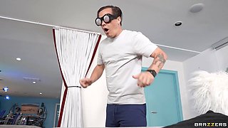 Spying On Roomie's Gf With Xxx-Ray Glasses With Amber Alena , Jimmy Michaels - Brazzers