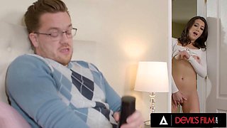 Hot Babe Natalie Brooks Caught Her In-Law Fapping And She Finishes The Job: Porn