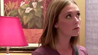 Milf seduces masseuse 3919384