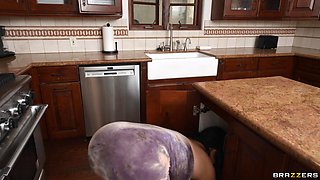 Damn, Damion... Sharked! With Scarlit Scandal, Tokyo Lynn, Damion Dayski - Brazzers