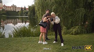 Hunt4k. blond babe was so sad so hunter suggested her fun and she liked to rail his Big Dick