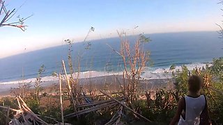 Big ass Thai amateur GF beach visit and homemade sex tape