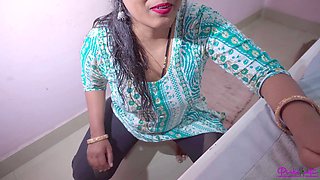 Indian maid with massive booty gets pounded in reverse cowgirl by her boss during house cleaning