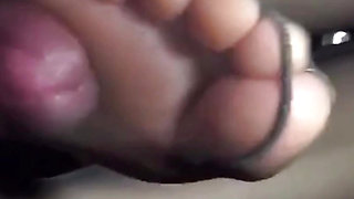Quickie amateur footjob in pantyhose happyendink cumblast