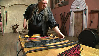 BDSM Germany - I Like to Be Submissive