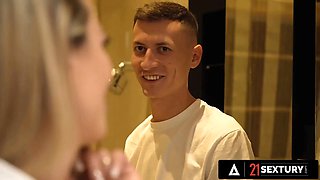 21 sextury - Shalina Devine dp’d by 2 donors in cum medical center threeway