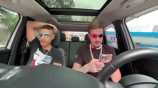 Peguei Uma Carona Com Um Amigo E Ele Acabou Me Comendo No Carro E Gozando Na Minha Cara. - Free 4 Min With Bruno Zl