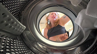 Destroying Her Pussy While She Was in the Washing Machine