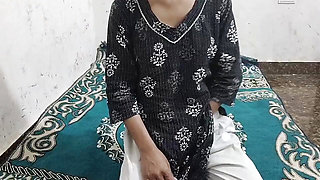 Soyi hui step sister ko nanga kar ke jabar dasti pela