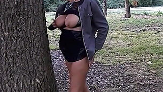 Noemie Sunday Stroll