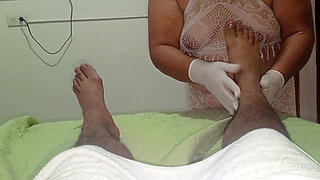 JOI Mature masseuse ends up giving me a handjob with oil