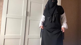 Arab Girl In Hijab In Pink Panties Fingering Pussy