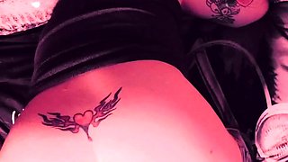 Webcam fun mature brunette with toys cum on cam