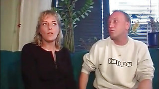 Couple swingers they fuck in a threesome with the amazing Simones Hausbesuche