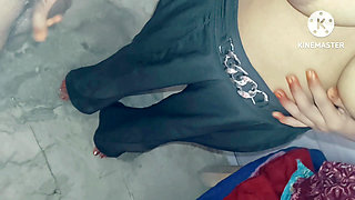 Desi girlfriend drinking all cock sparm in mouth.