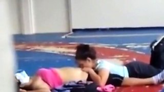 Deux Coquines Surprise au Gymnase - French Amateur Video