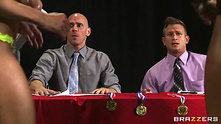 Miss Titness America With Johnny Sins, Bill Bailey, Brandi Love, Kendra Lust, Diamond Jackson, Jewels Jade - Brazzers