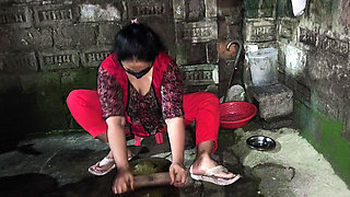 I See My Aunty Sitting in a Very Hot Position I Hugged Her and Started Fucking Her in the Ass