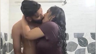 Desi indian beautiful 18+ GF BF OYO Xxxx MMS, indian desi Village beautiful girl tight pussy fuck local HINDI audio sex