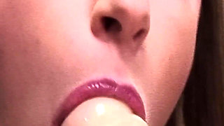 Squirting 3 Times Ona Fucking Machine
