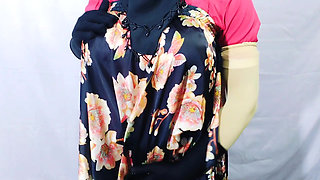 Muslim Hijabi Beautiful Housewife Fucking with Neighbor - With Clear Hindi Audio