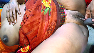 Papay Suman Mummy Fucked and Dropped the Cum of His Penis in Her Pussy Boyfriend Did Hard Fucking of Indian Girlfriend in the Be