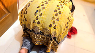 Marriage Al'ab Dhat Almuakhrat Alkabirat Walshawniat Ealiqat Taht Alsarir Walan Turid Mumarasat Aljins