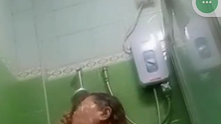 Taking a bath while I'm in jercking until she dressed up